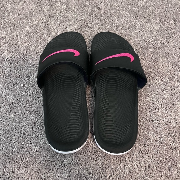 EUC NIKE SLIDES - Size 10 - Picture 3 of 5